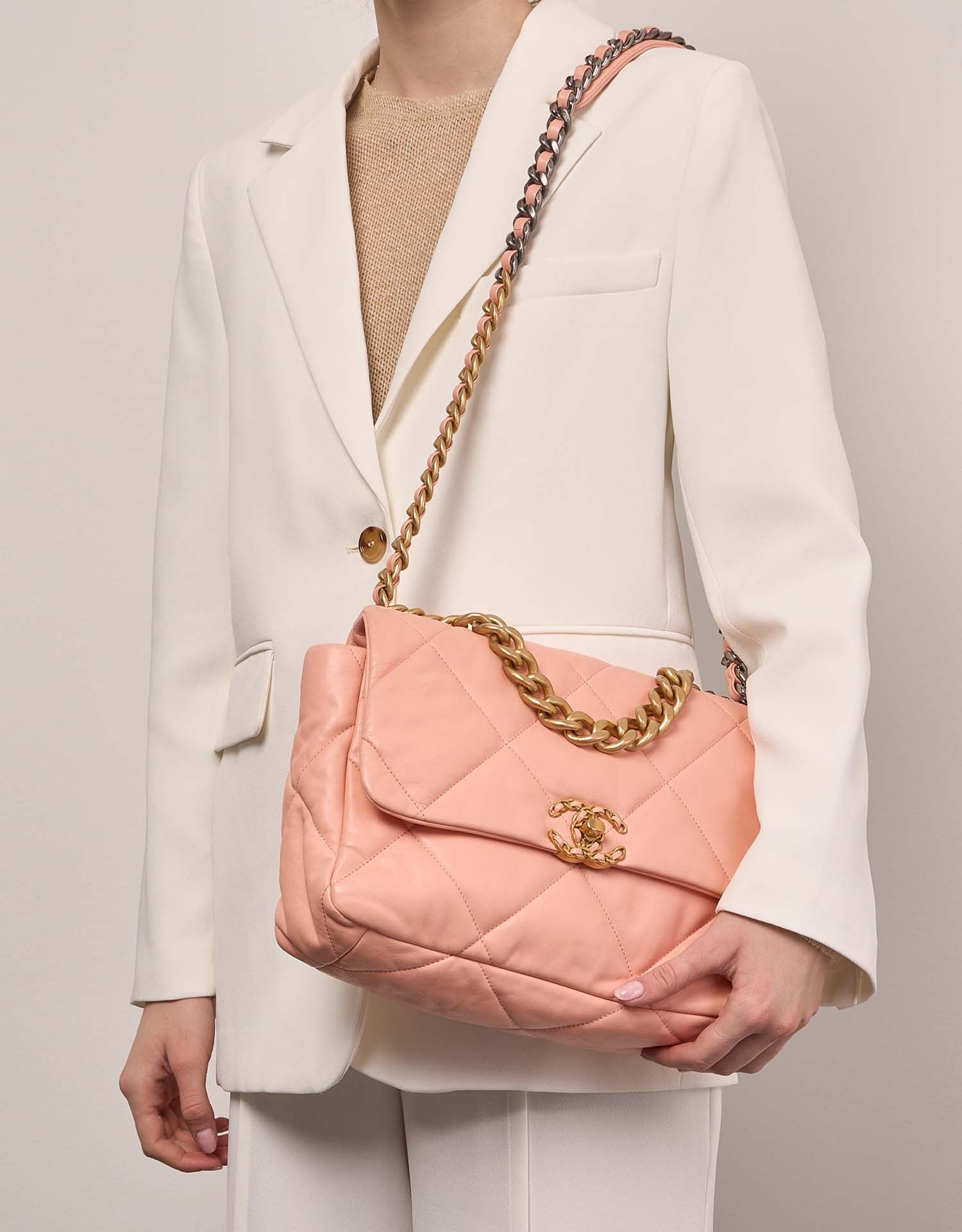 lookbook image shop_this_look_AVdw3f